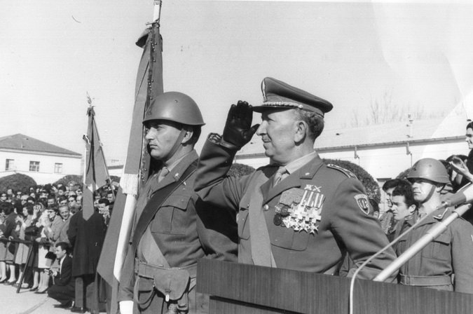 GIURAMENTO  42° CORSO AUC  ASCOLI PICENO - 27 febb 1966 -  COL. QUAGLIARELLA COMANDANTE SCUOLA